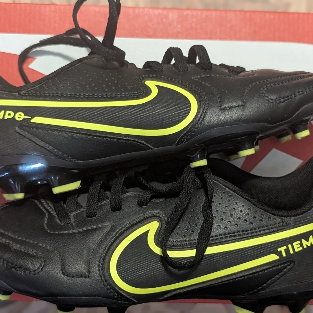 Nike Cleats - Picture 6 of 6